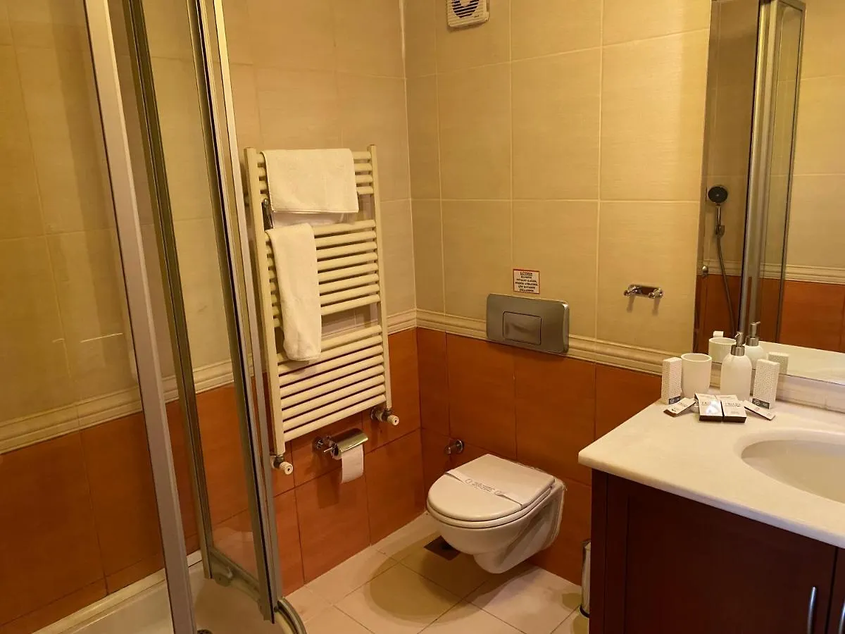 *** Hotel Triada Gayrettepe Istanbul Turkey